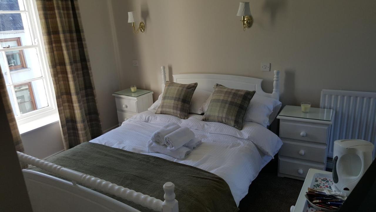 Central Bar Guesthouse 쿠센덜 외부 사진