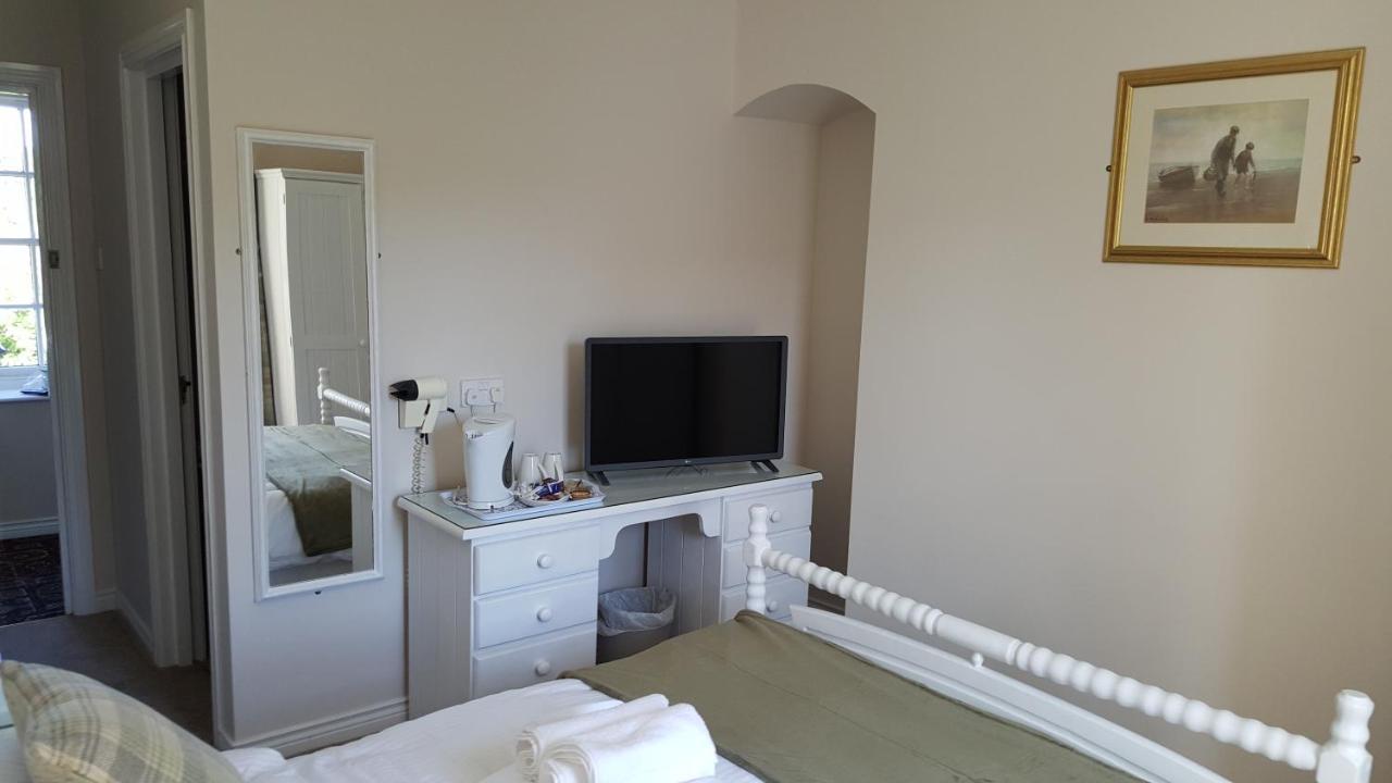 Central Bar Guesthouse 쿠센덜 외부 사진